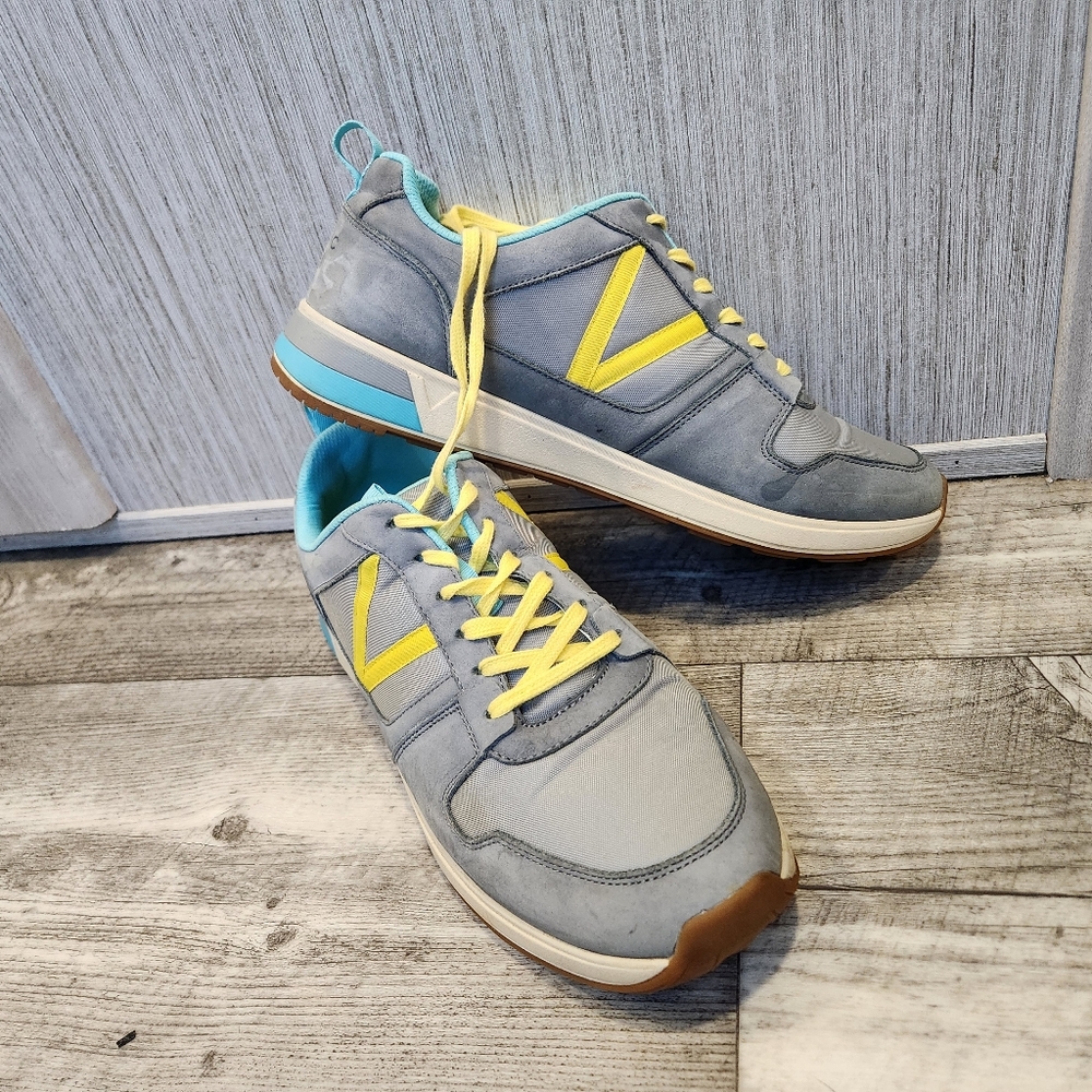 Vionic Rechelle Size US 12 Women's Suede Classic Walking‎ Shoes Light Gray